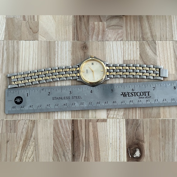 Citizen Quartz Men’s Watch Two Tone Bracelet Light Gold Tone Dial Date Window - Picture 13 of 14